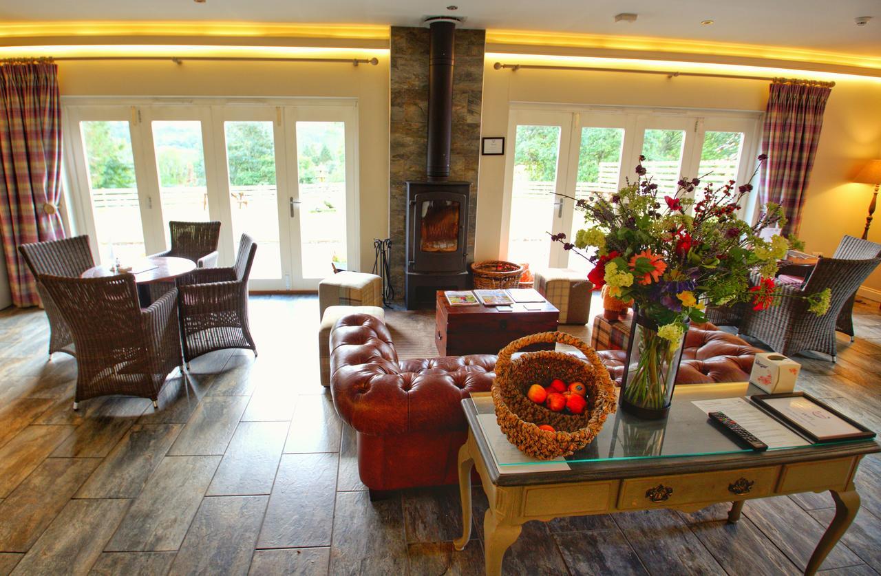 Loch Ness Guest House ฟอร์ตออกัสตัส ภายนอก รูปภาพ